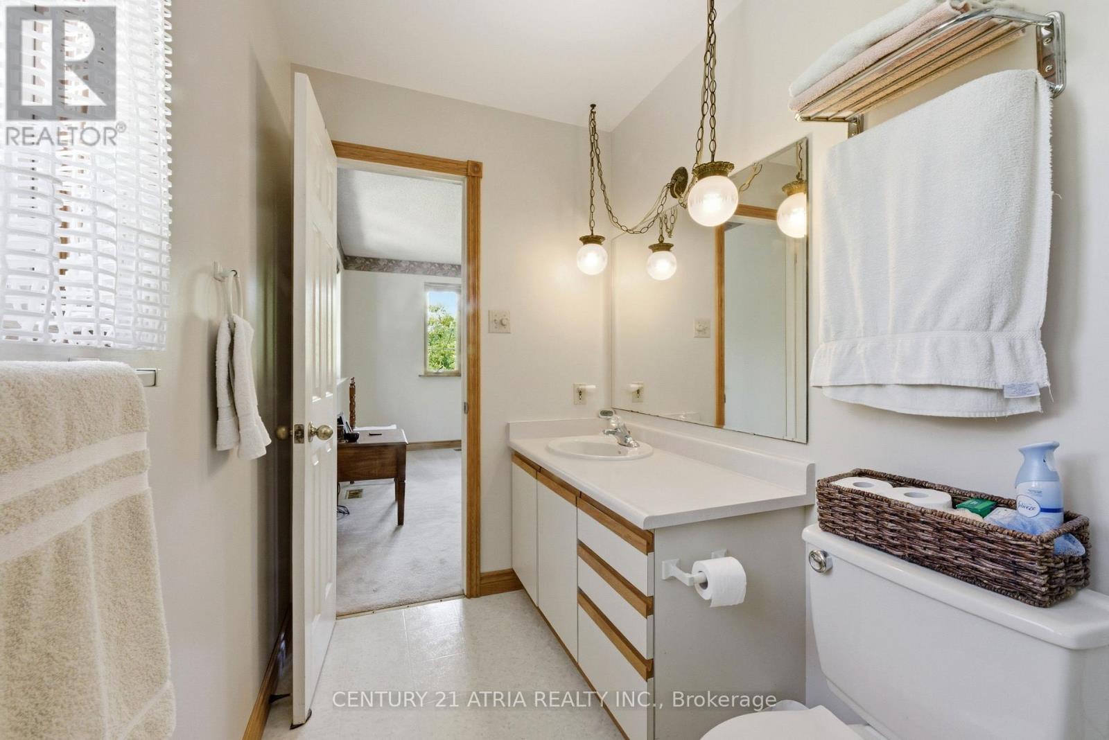 6 PENNY PLACE - 18