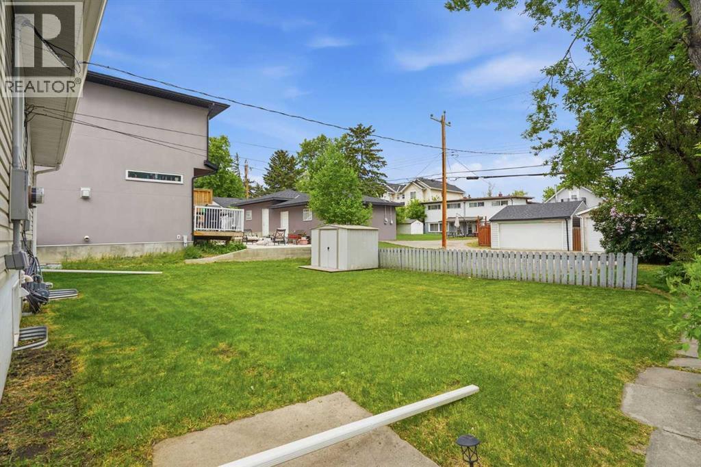 720 69 Avenue SW - 32