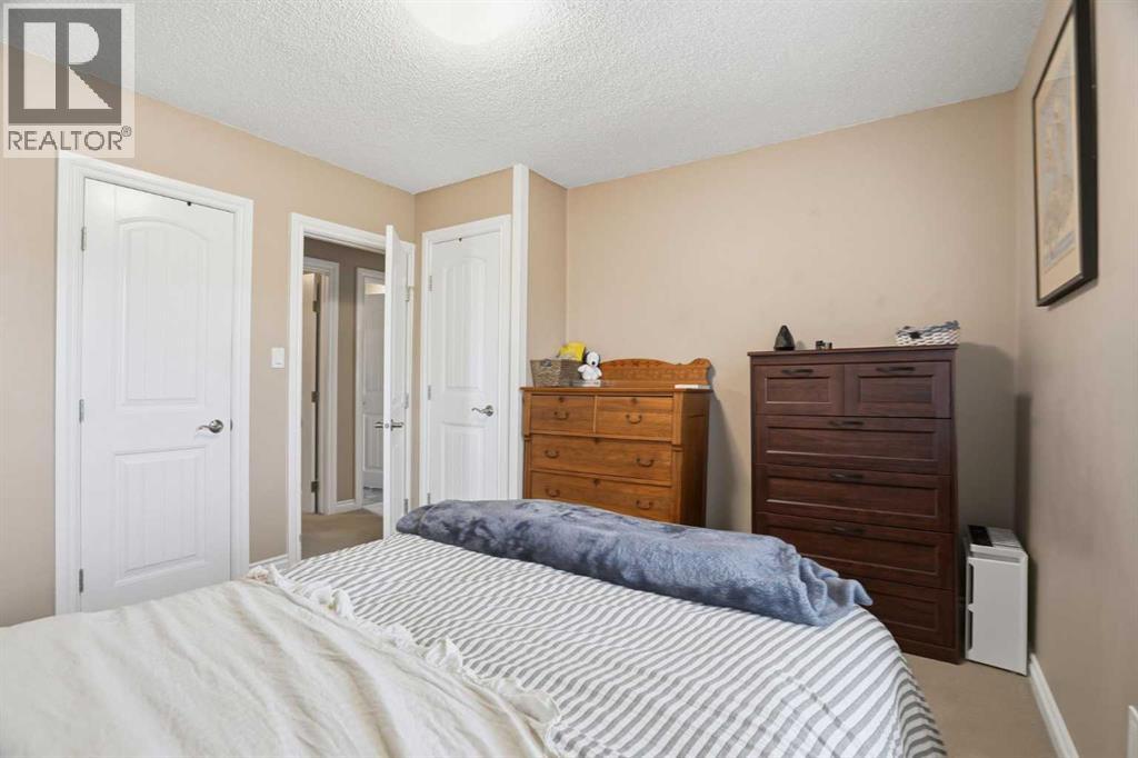 720 69 Avenue SW - 13