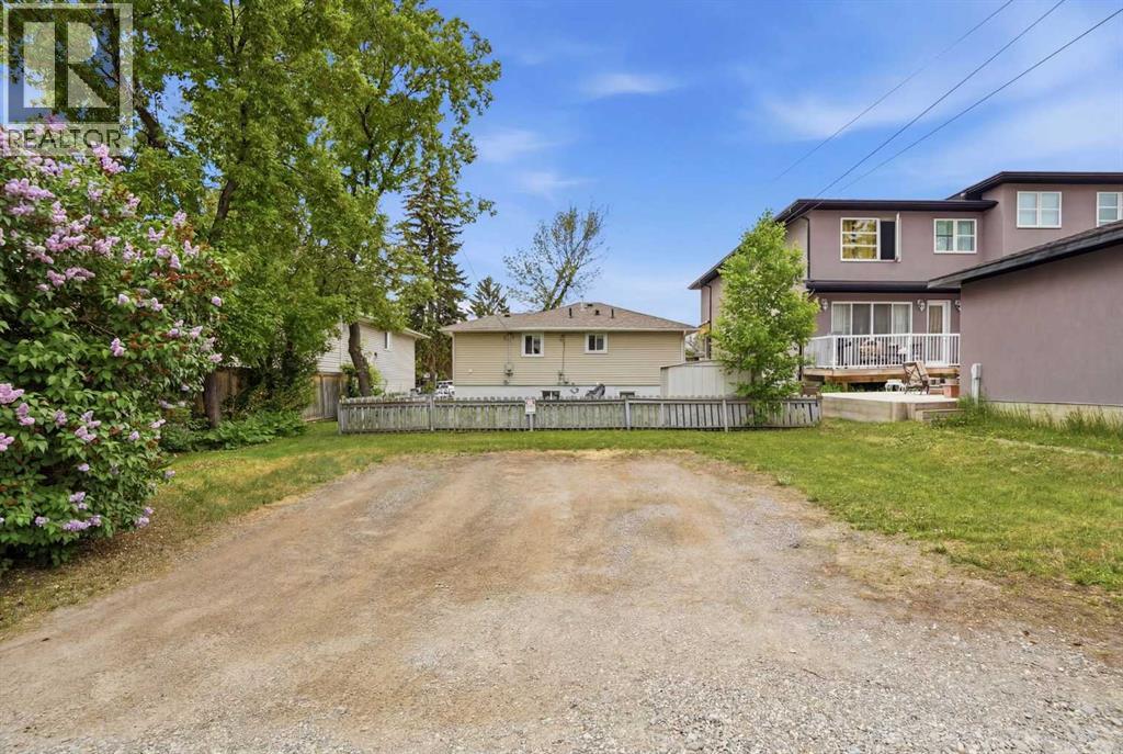 720 69 Avenue SW - 36