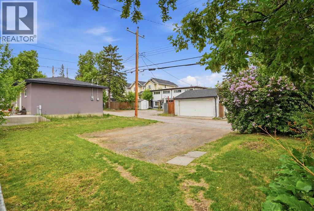 720 69 Avenue SW - 33