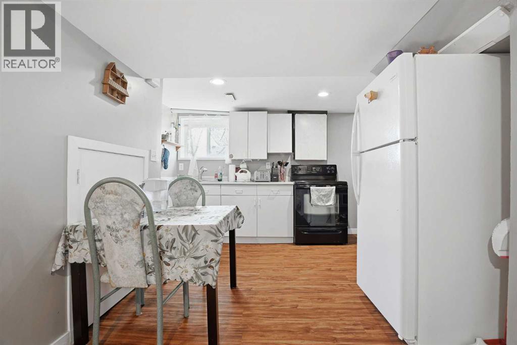 720 69 Avenue SW - 23