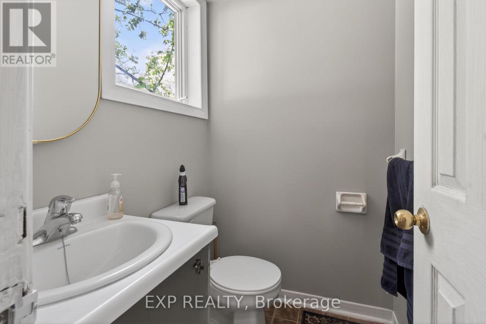 33 CARLTON ROAD - 10