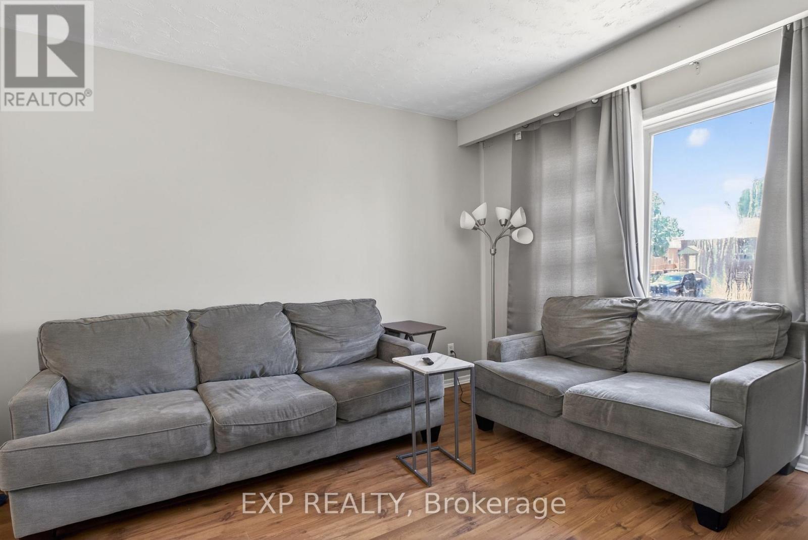 33 CARLTON ROAD - 11