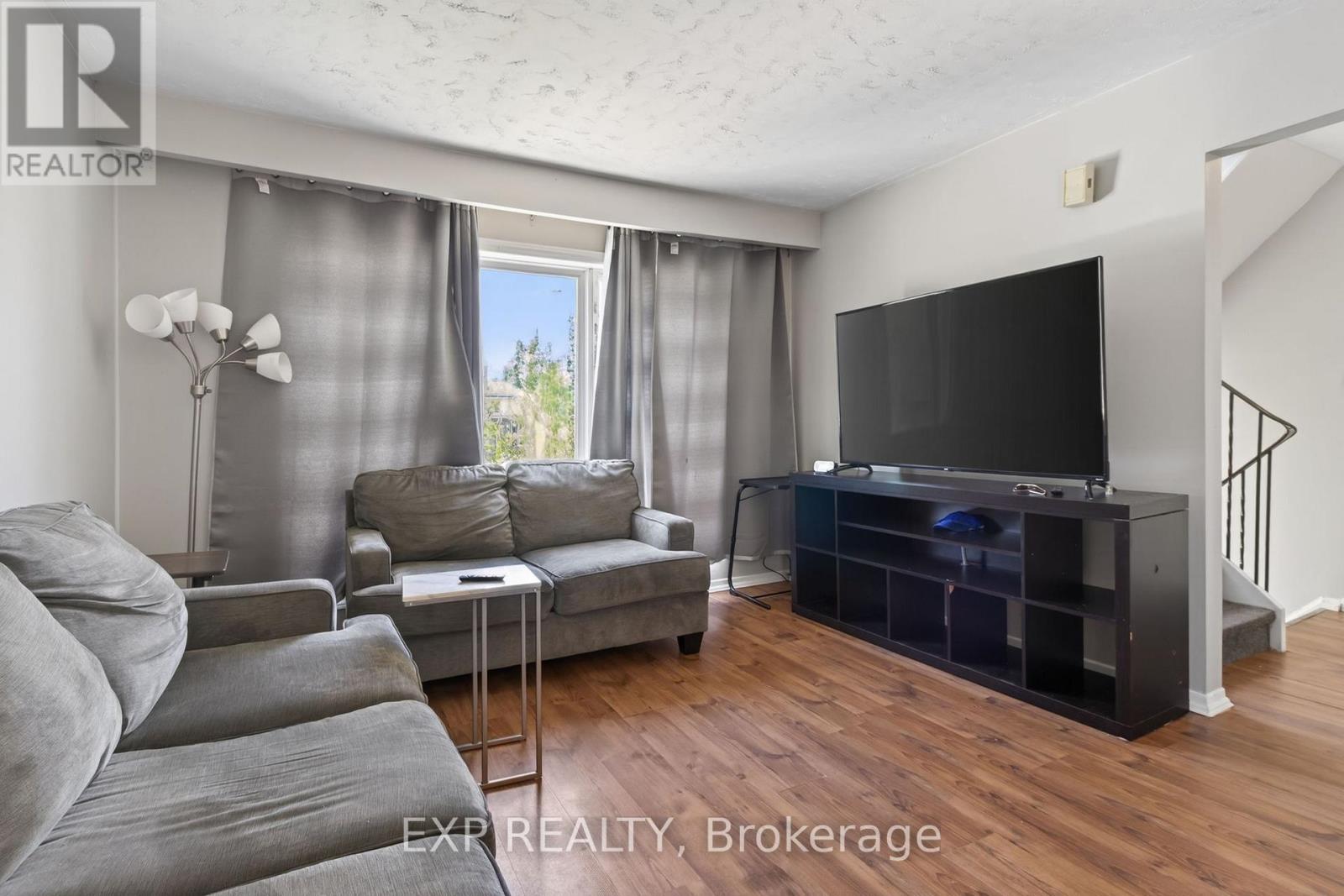 33 CARLTON ROAD - 13