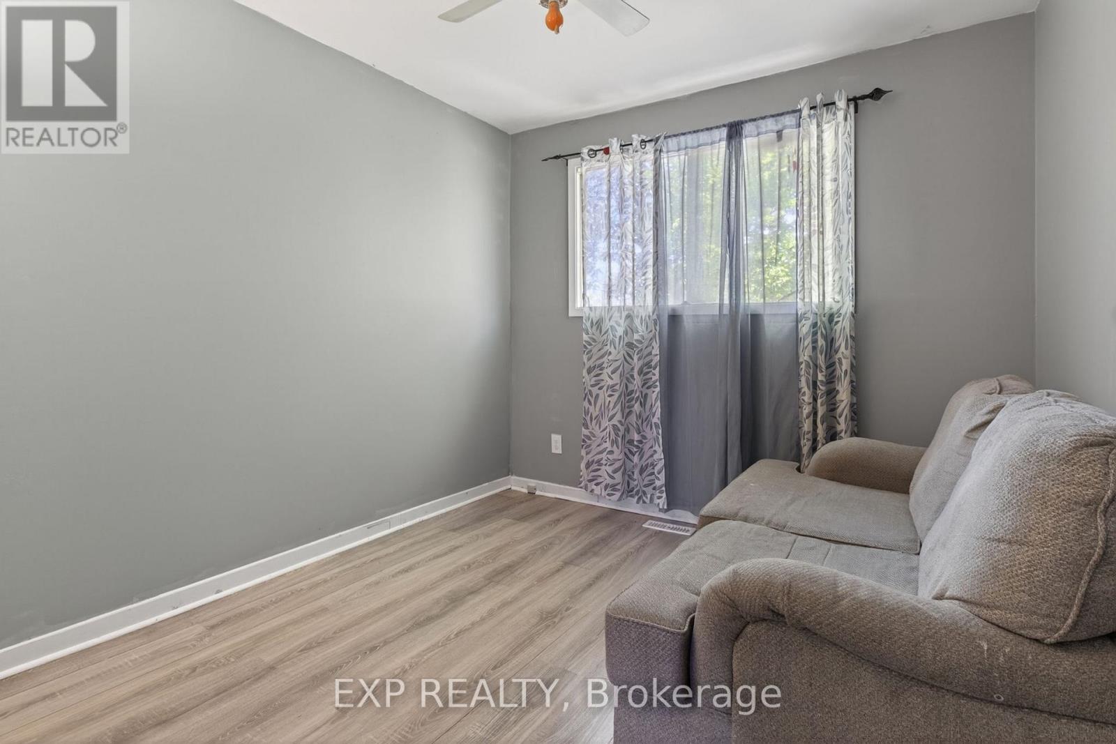 33 CARLTON ROAD - 16