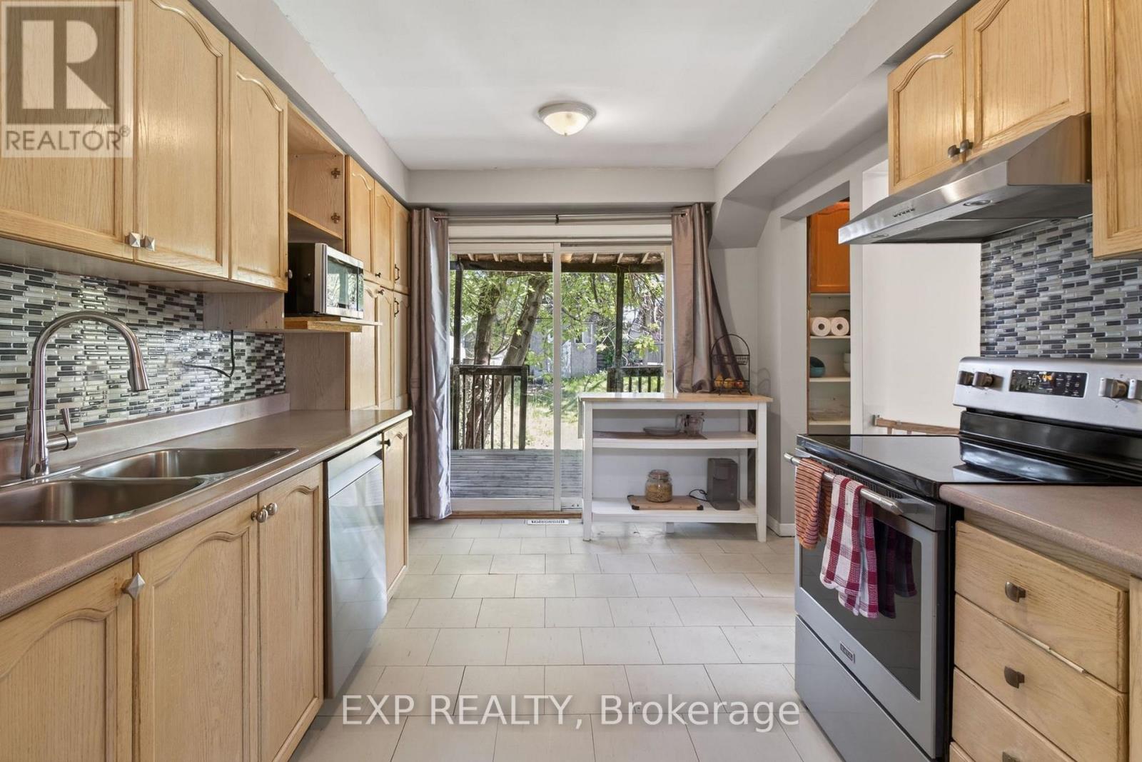 33 CARLTON ROAD - 5