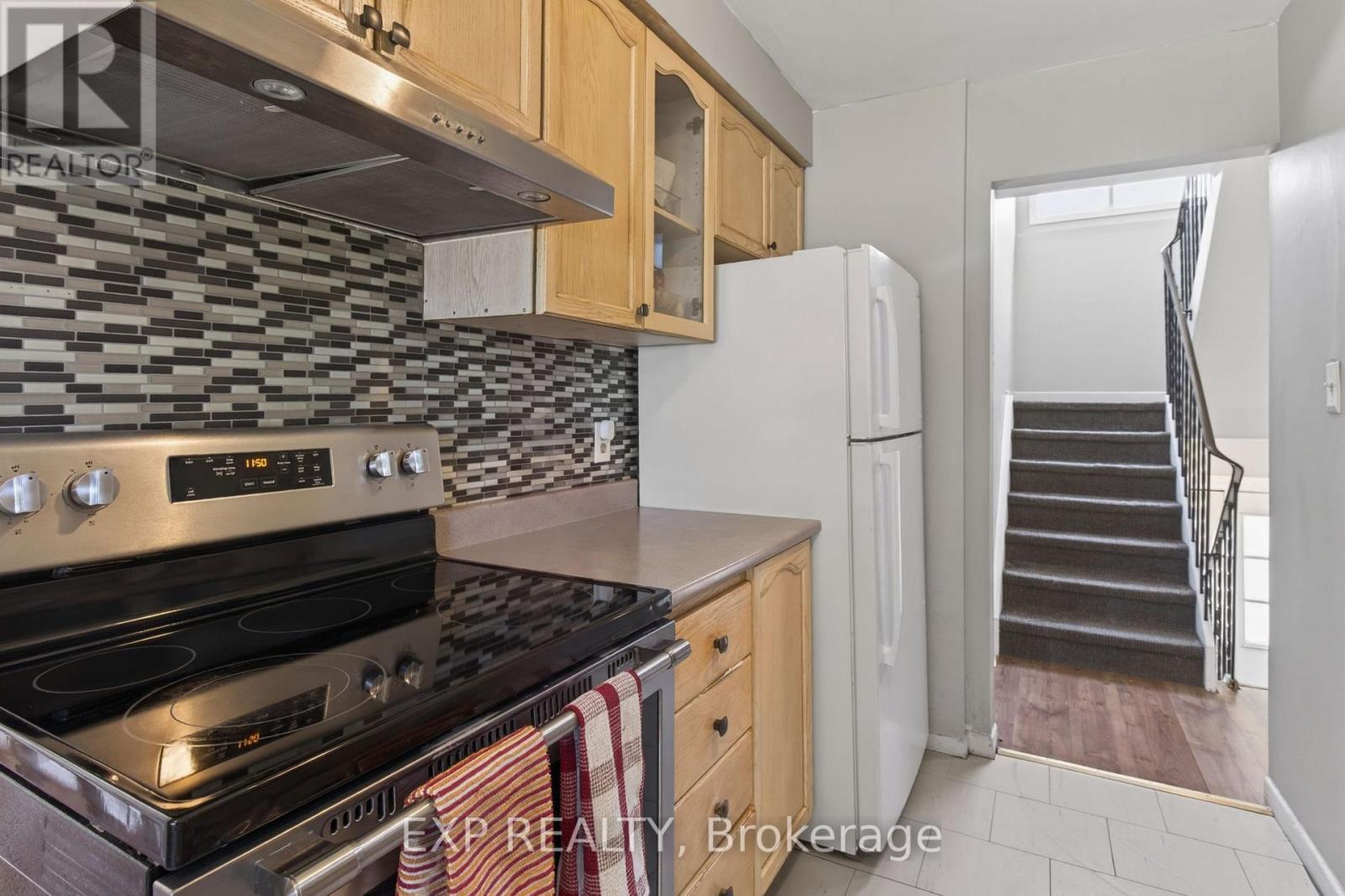 33 CARLTON ROAD - 6