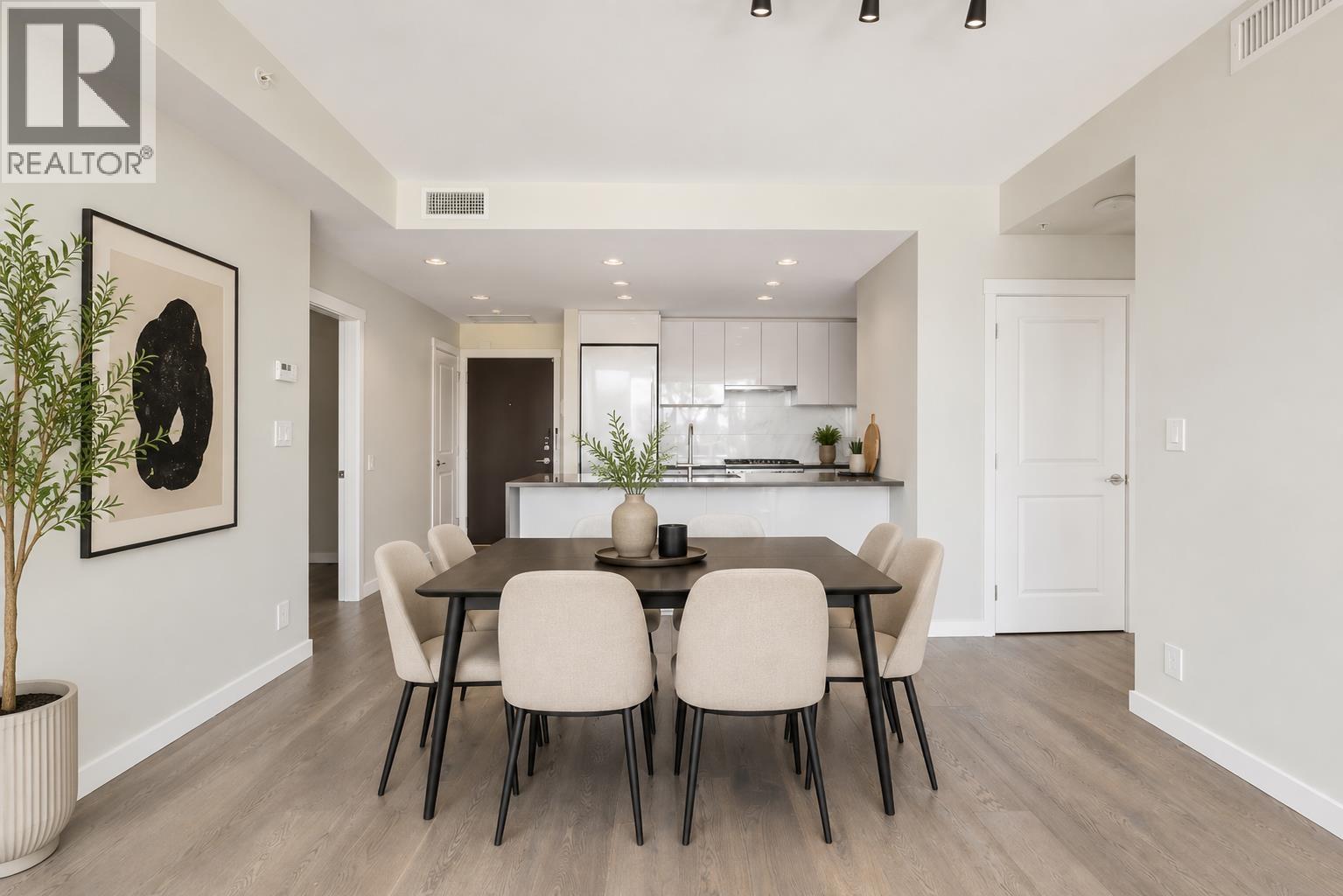 104 5687 GRAY AVENUE — photo 3