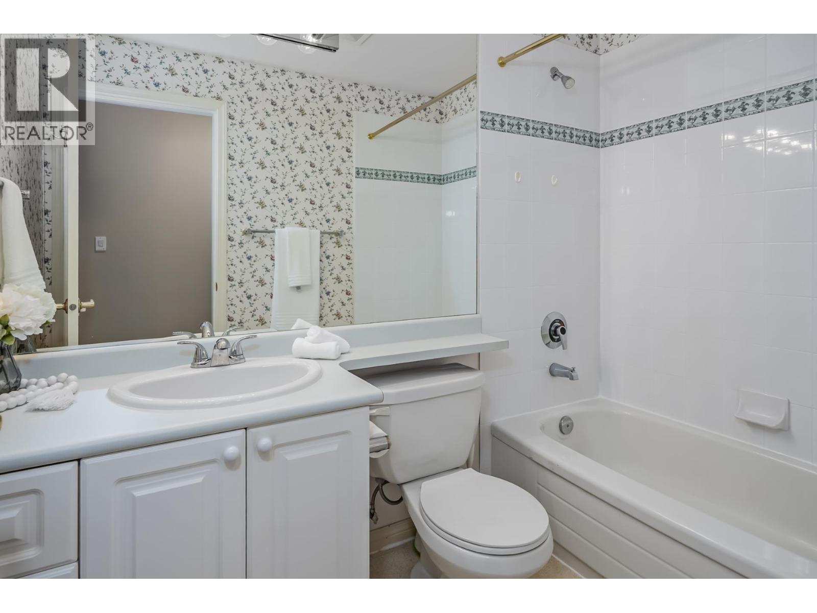 #205-1300 HUNTER Road, Delta