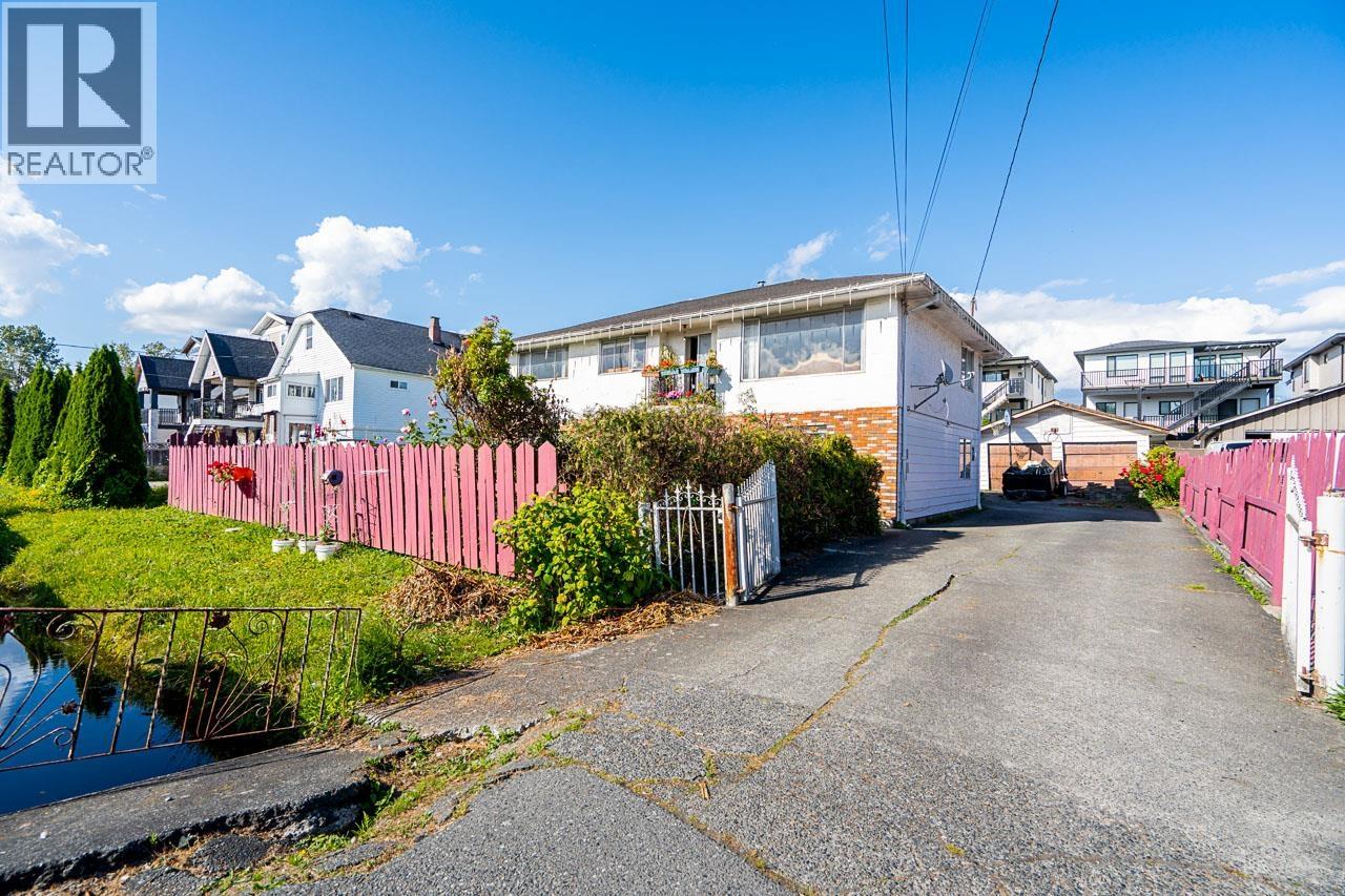 343 PEMBINA STREET