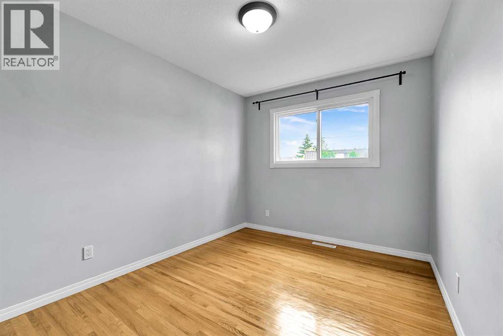 639 Kingsmere Crescent SW - 11
