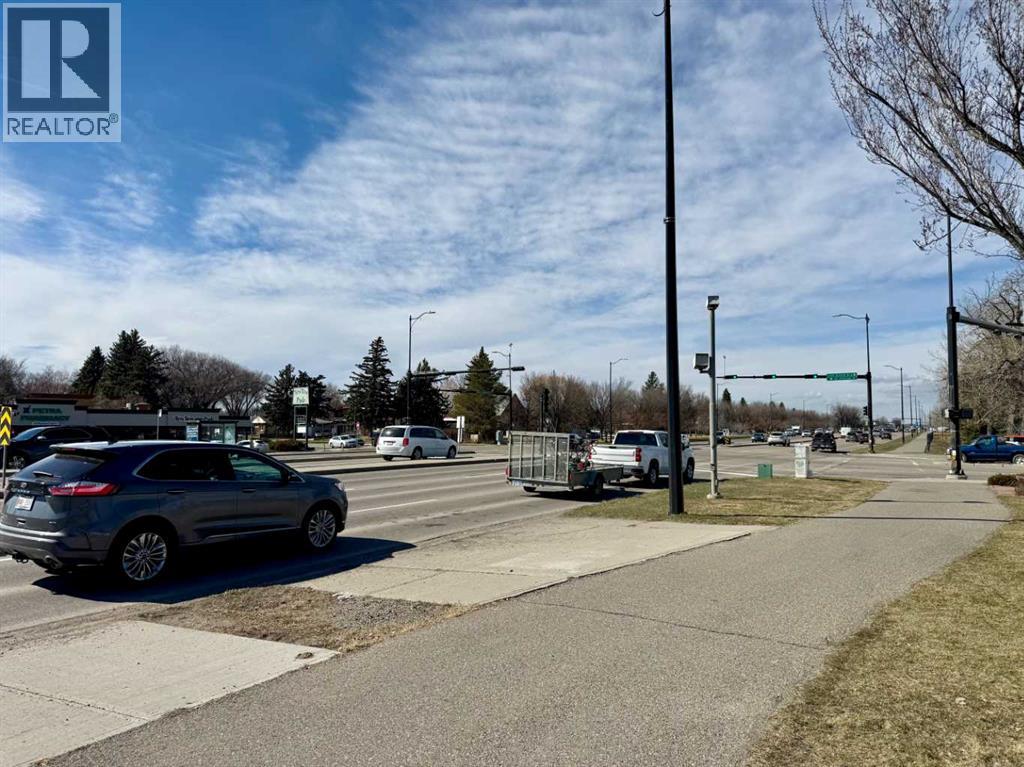 1009 Mayor Magrath Drive S — photo 24