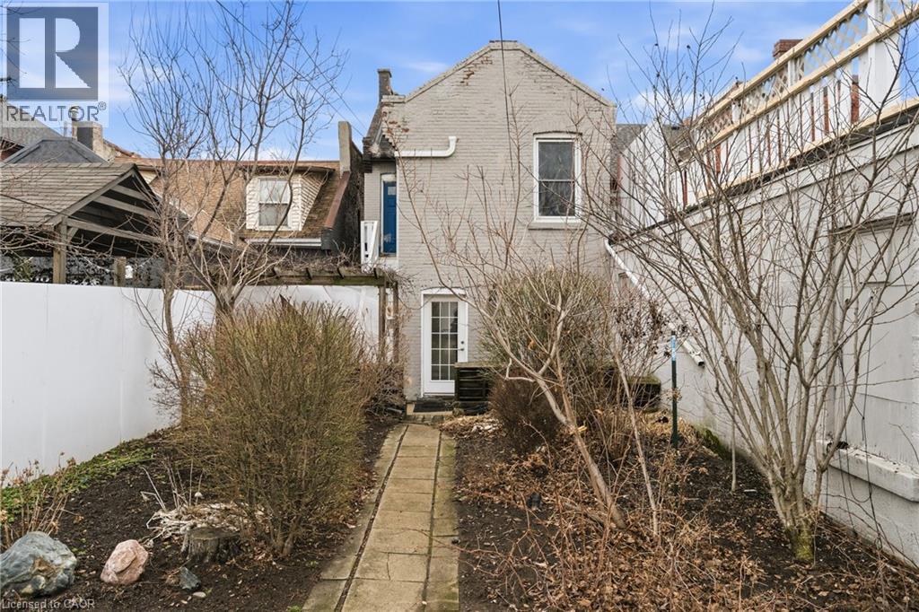 163 VICTORIA Avenue N - 22