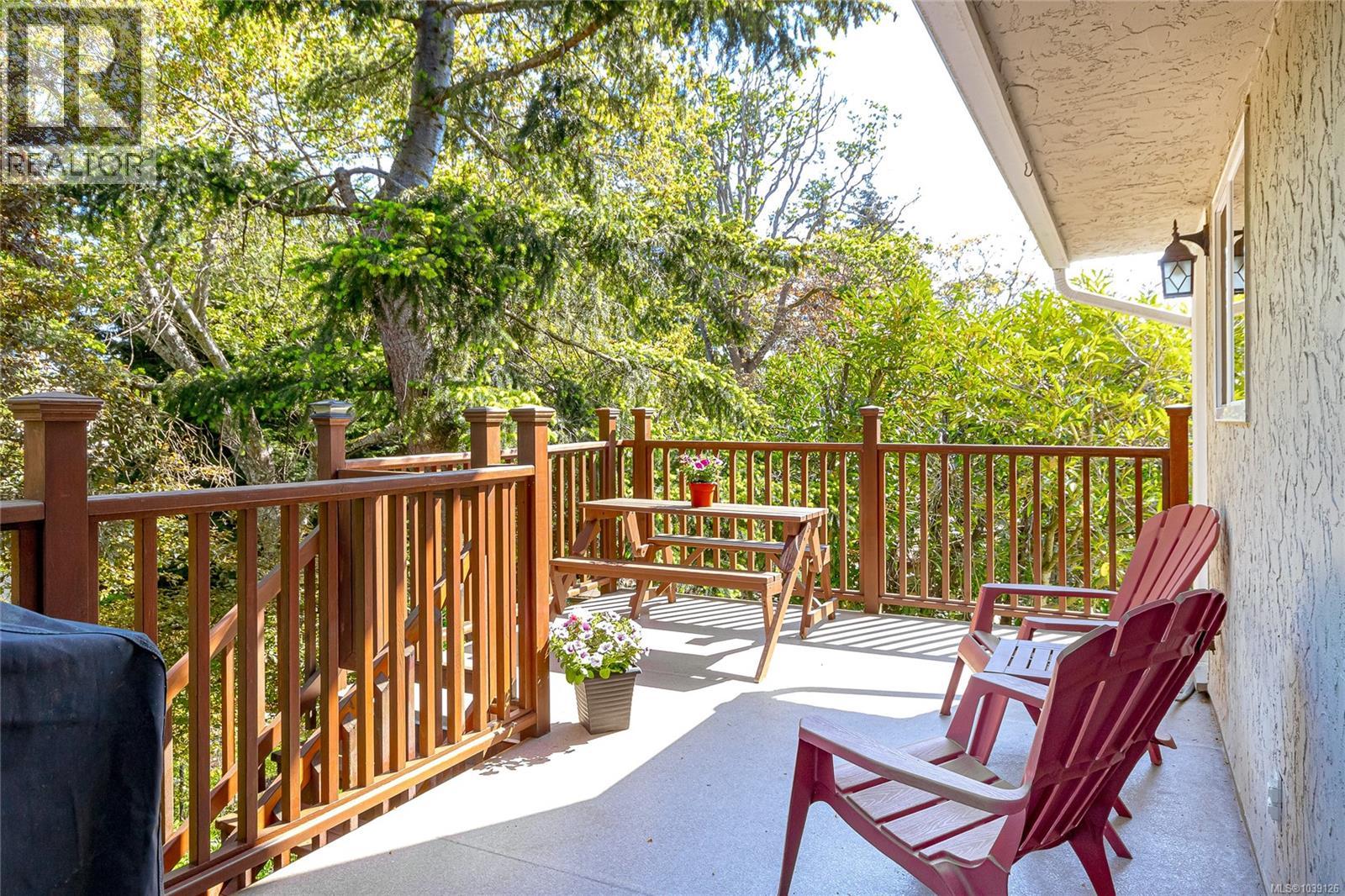  1022 Falmouth Road, Saanich