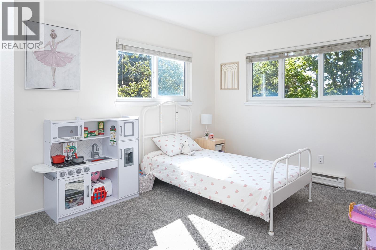  1022 Falmouth Road, Saanich