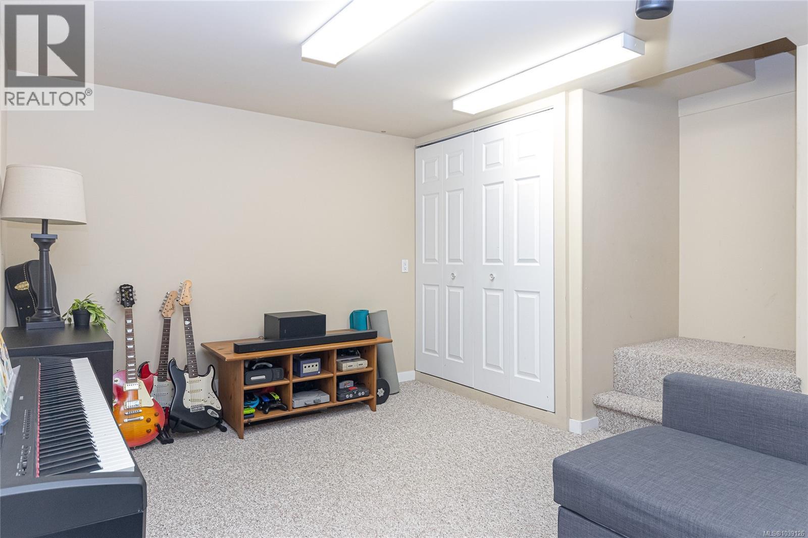  1022 Falmouth Road, Saanich