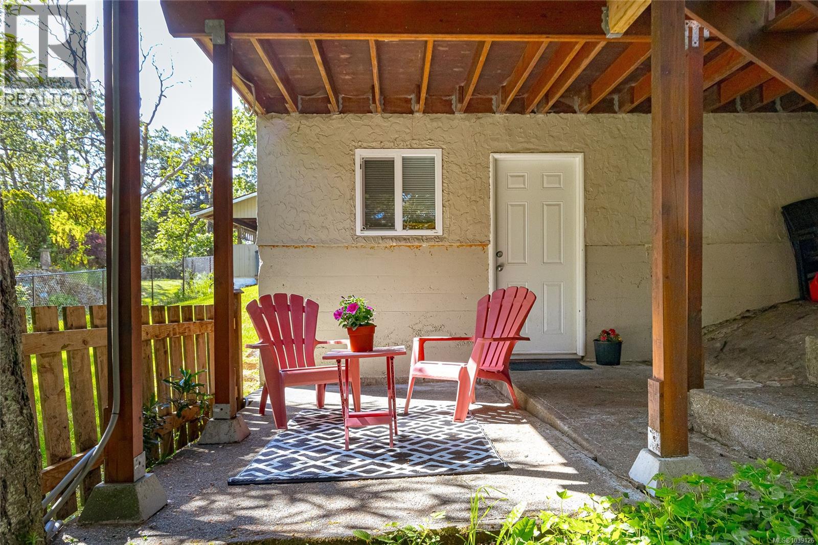  1022 Falmouth Road, Saanich