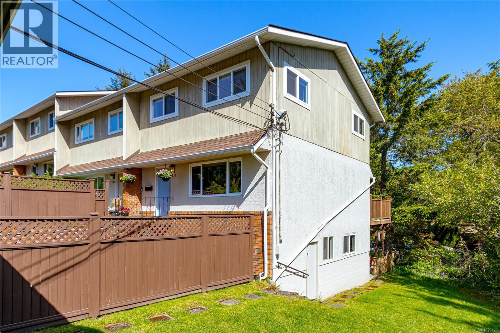  1022 Falmouth Road, Saanich