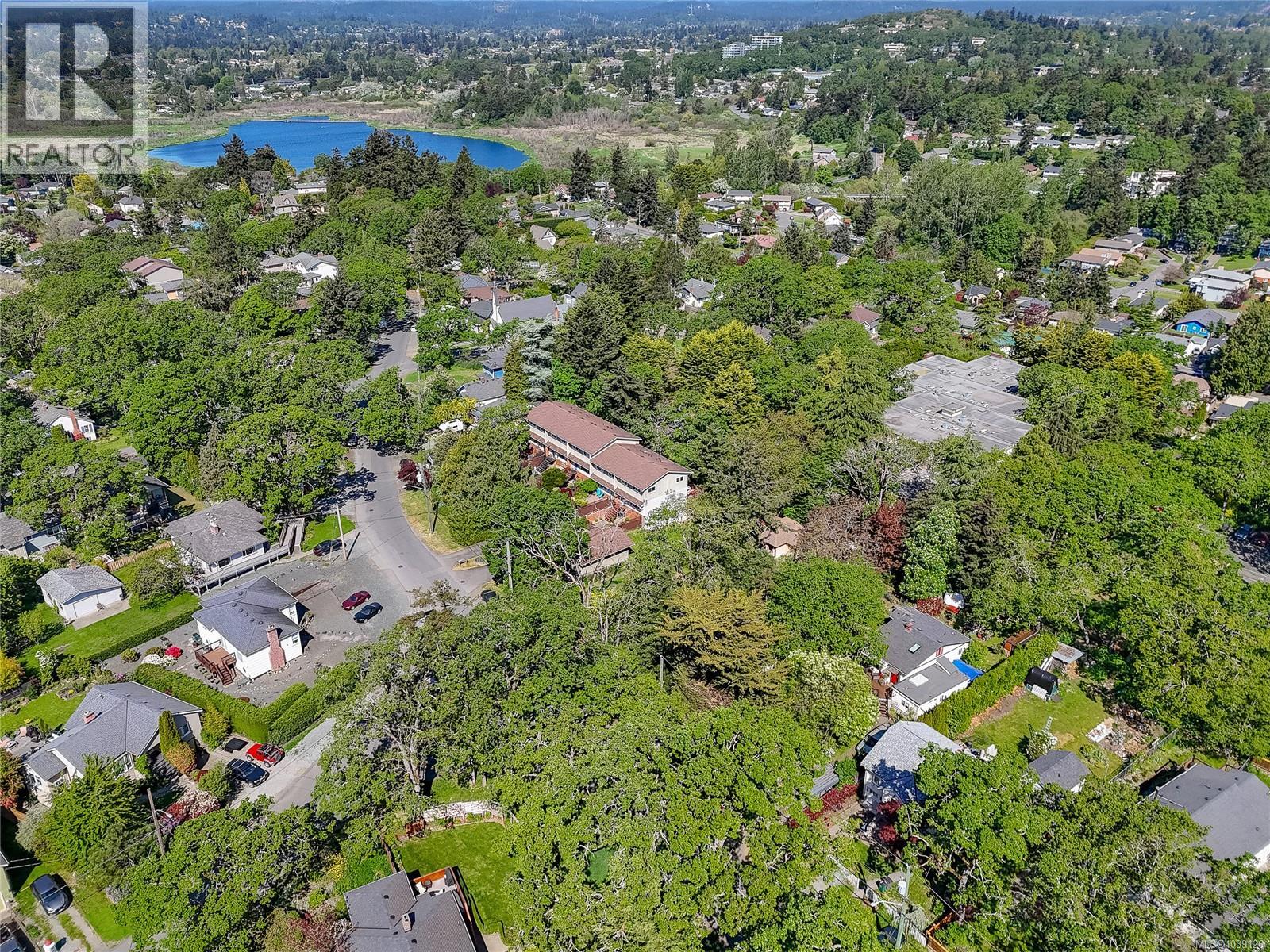  1022 Falmouth Road, Saanich