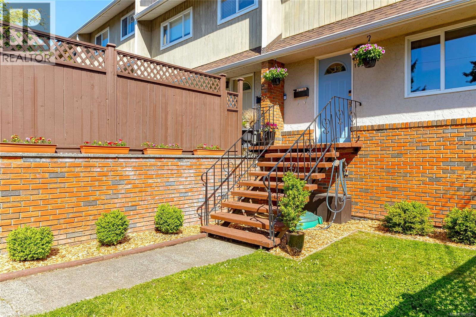  1022 Falmouth Road, Saanich