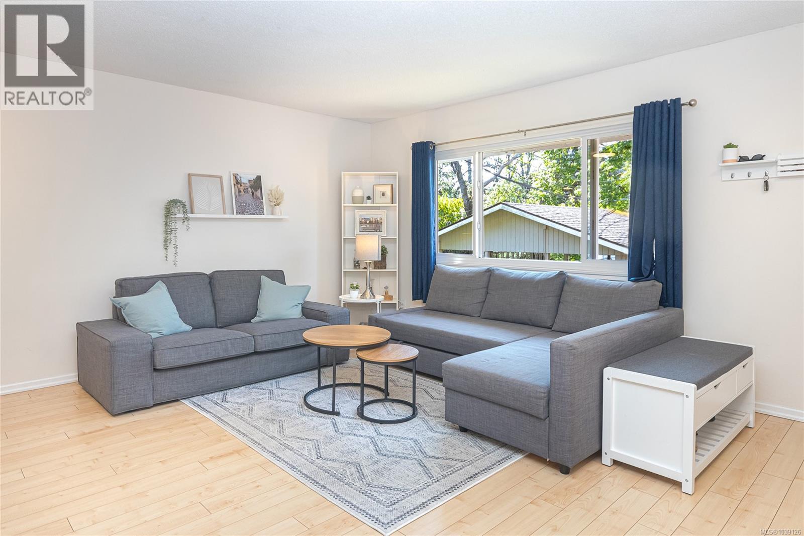  1022 Falmouth Road, Saanich