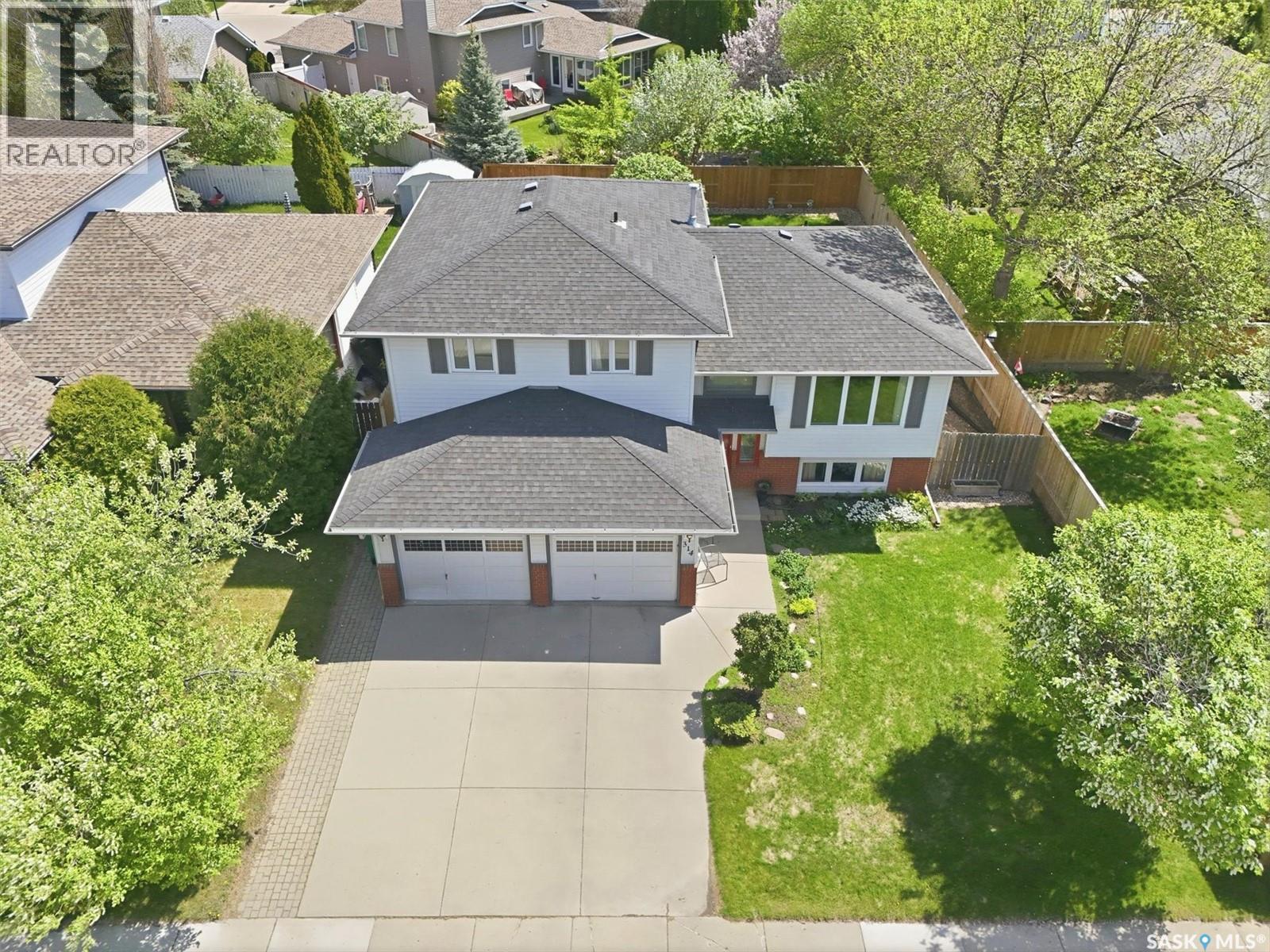 314 Bornstein CRESCENT - 2