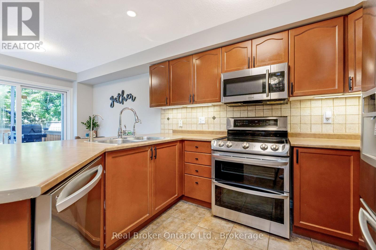 22 ATTO DRIVE - 12