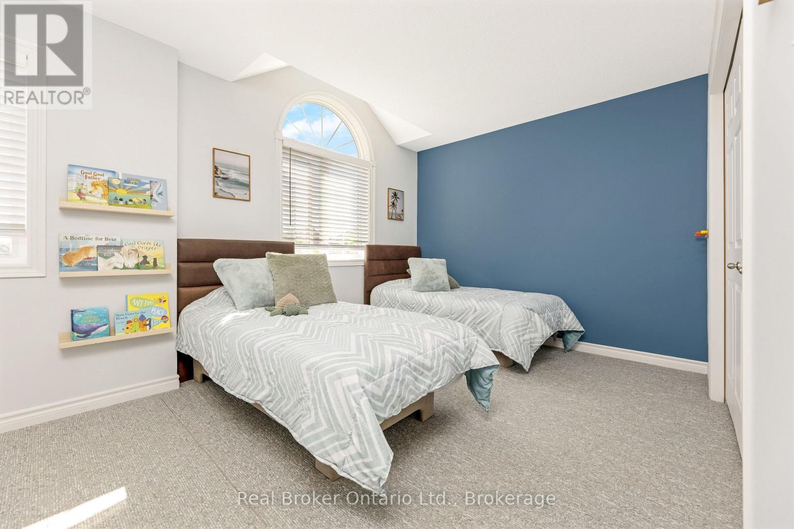 22 ATTO DRIVE - 24