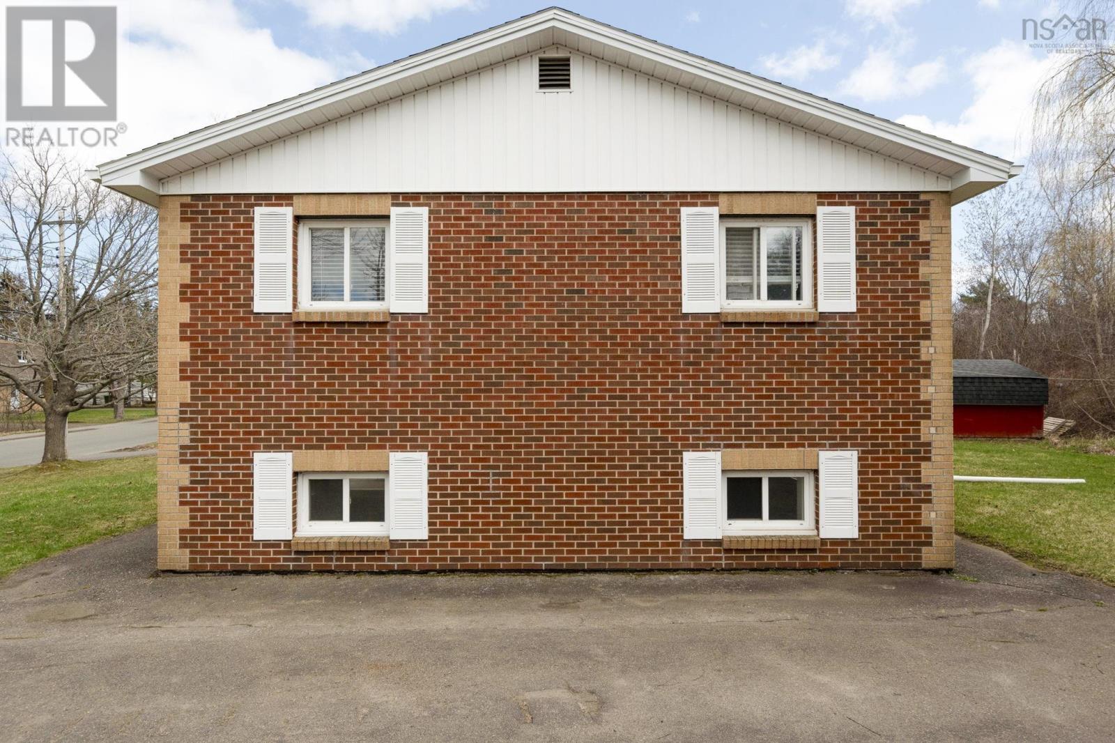 73/75 Pleasant Street - 38