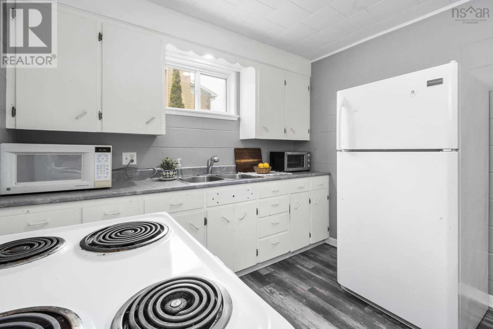 73/75 Pleasant Street - 33
