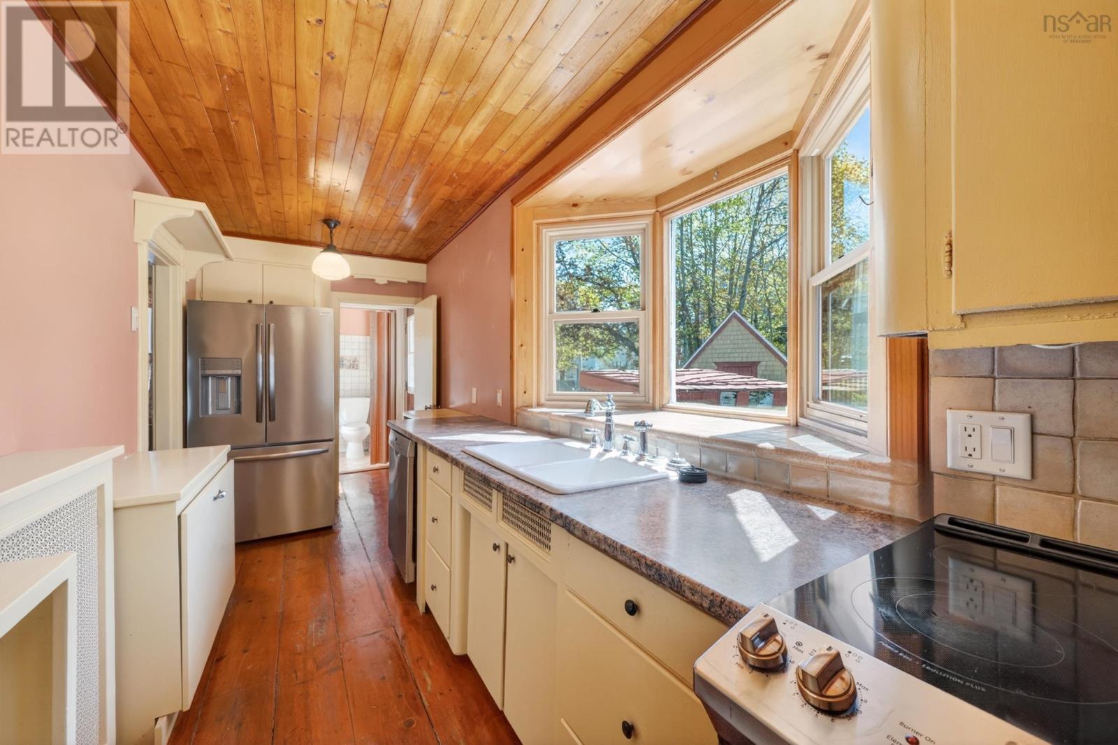 Property 22 of 44 of 22 Beacon Street