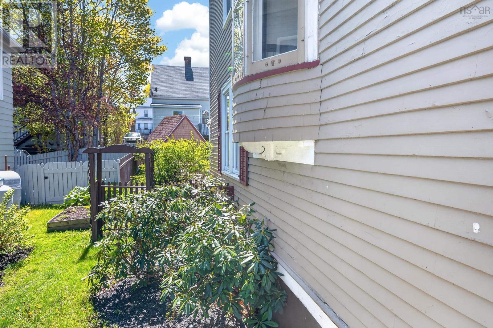 Property 13 of 44 of 22 Beacon Street