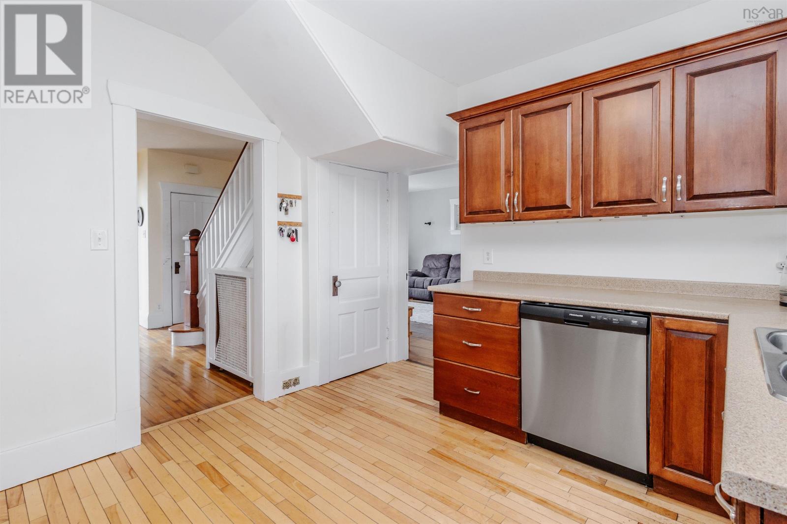 71 Richardson Avenue - 16