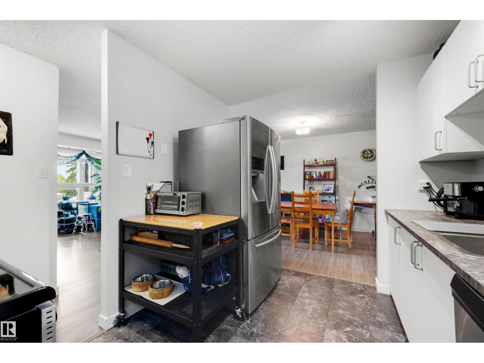 241 SURREY GARDENS GD NW — photo 12