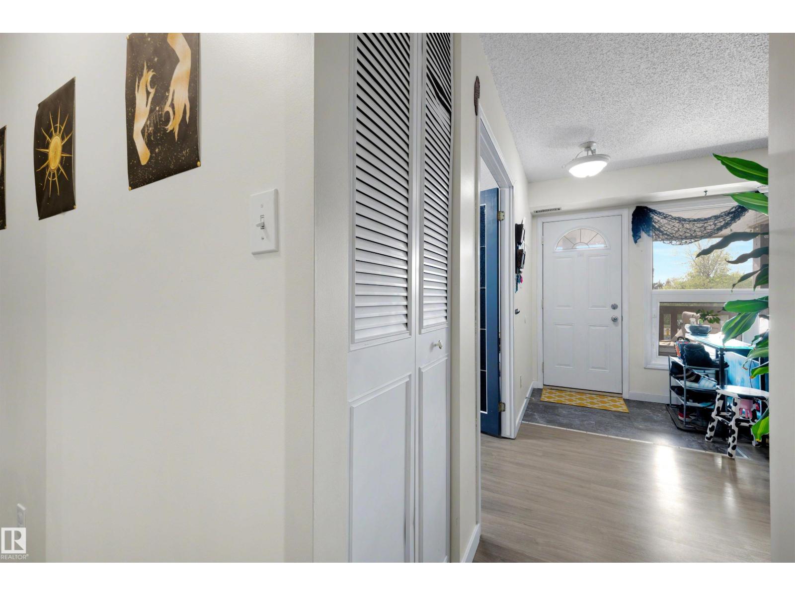 241 SURREY GARDENS GD NW — photo 15