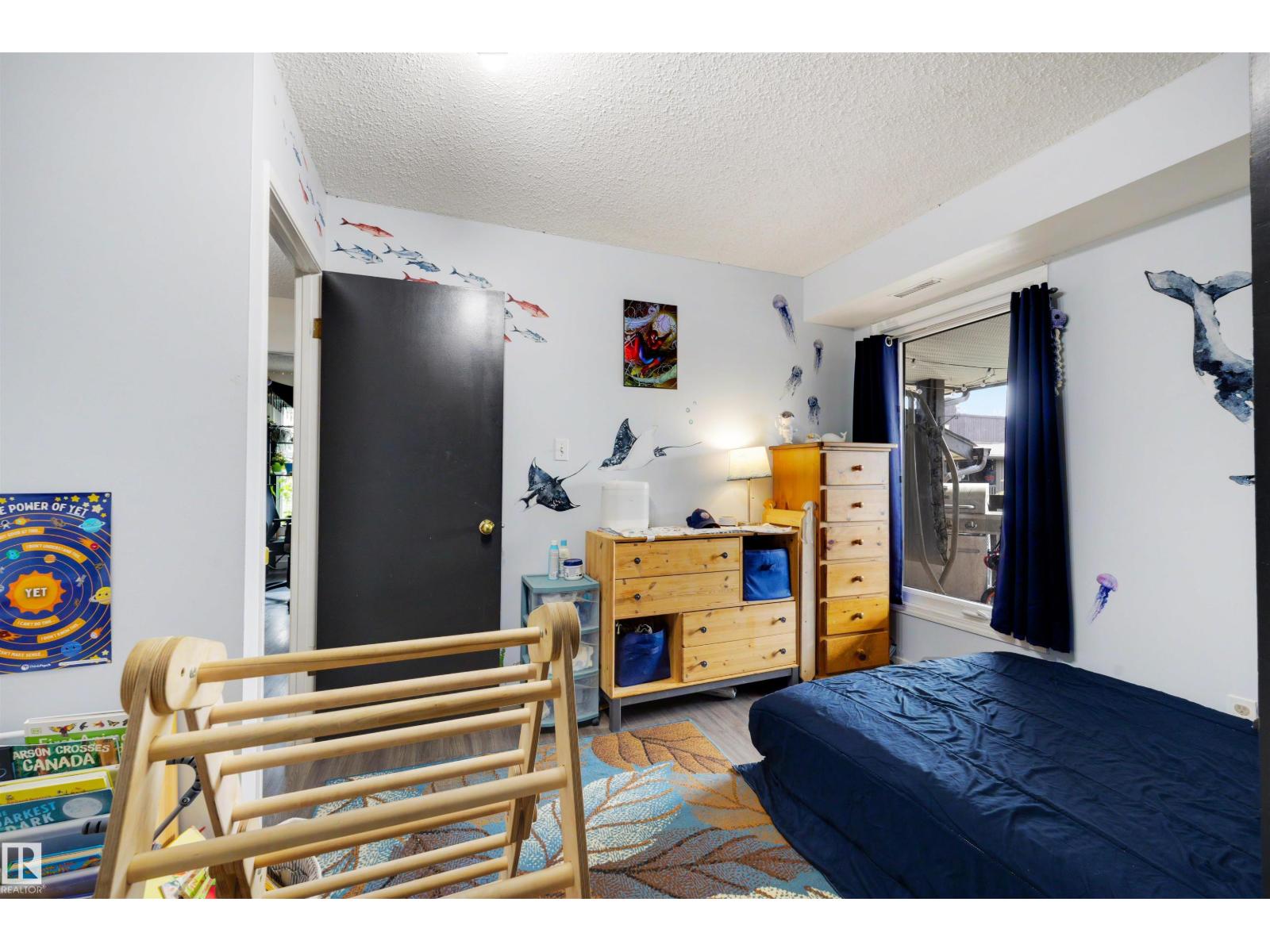 241 SURREY GARDENS GD NW — photo 17