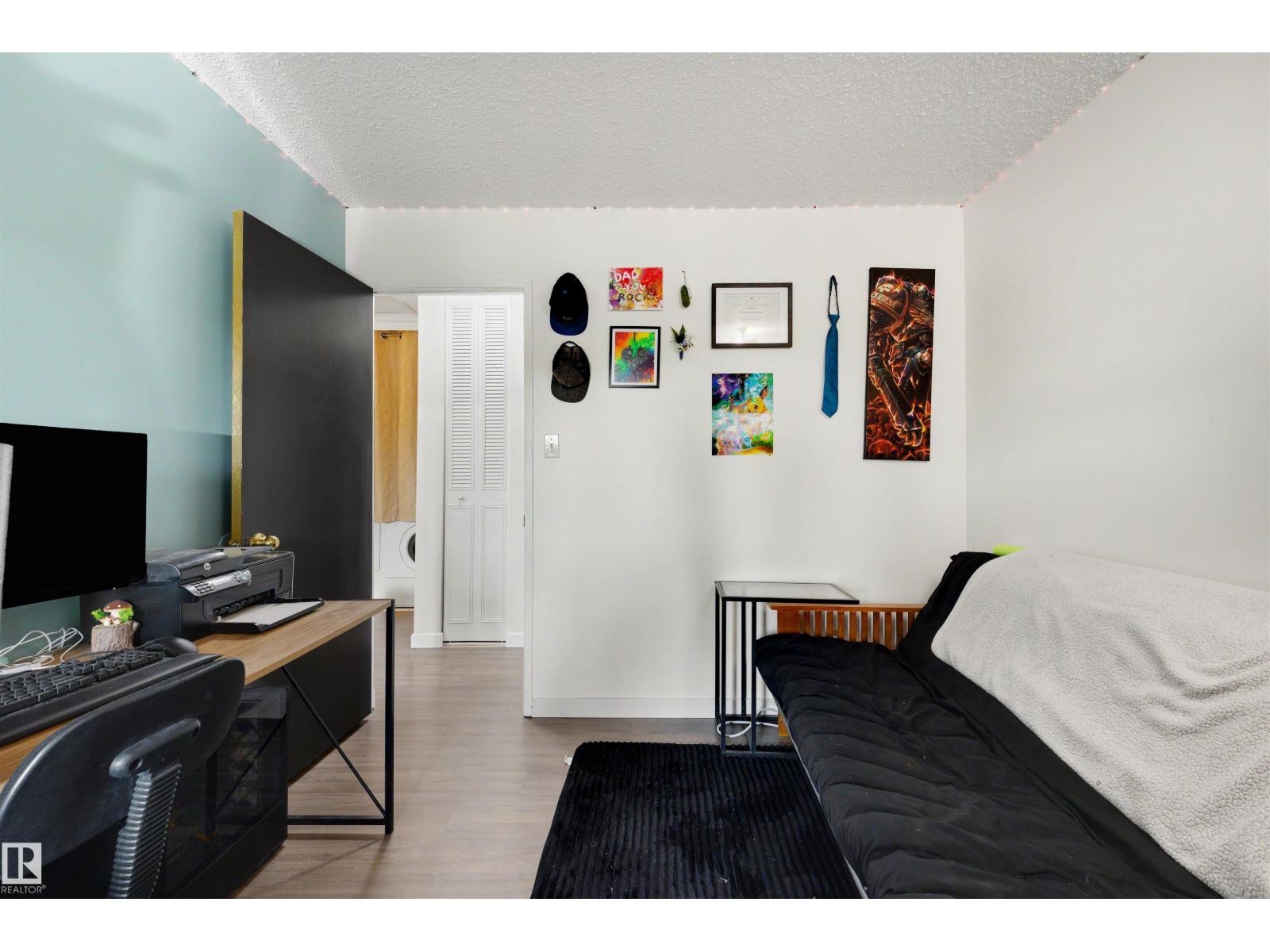 241 SURREY GARDENS GD NW — photo 21