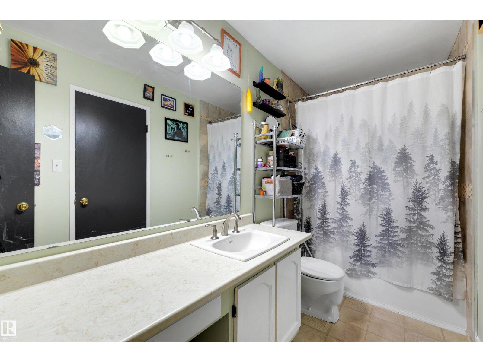 241 SURREY GARDENS GD NW — photo 22