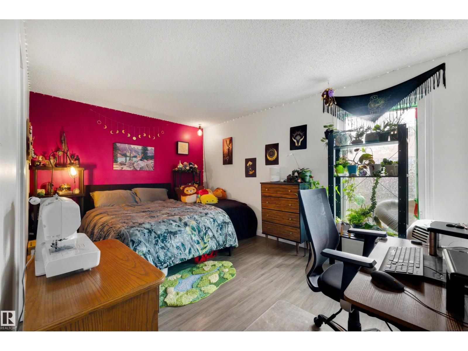 241 SURREY GARDENS GD NW — photo 23