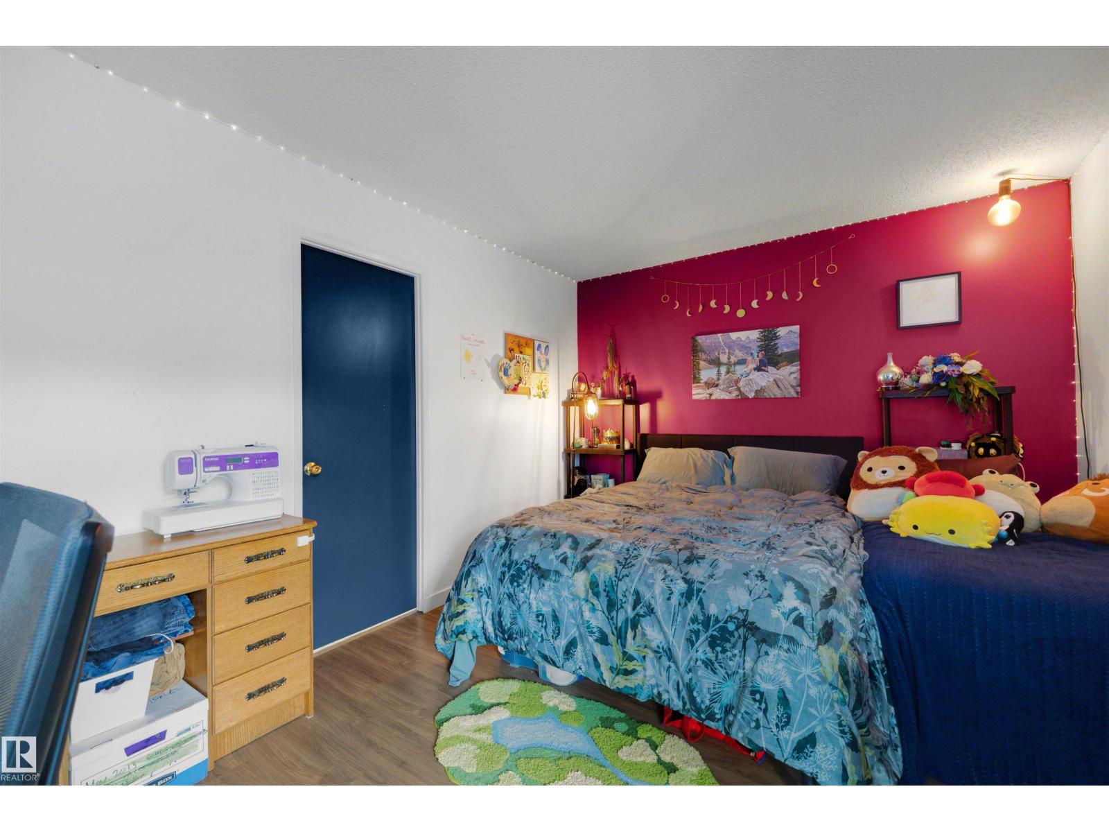 241 SURREY GARDENS GD NW — photo 24