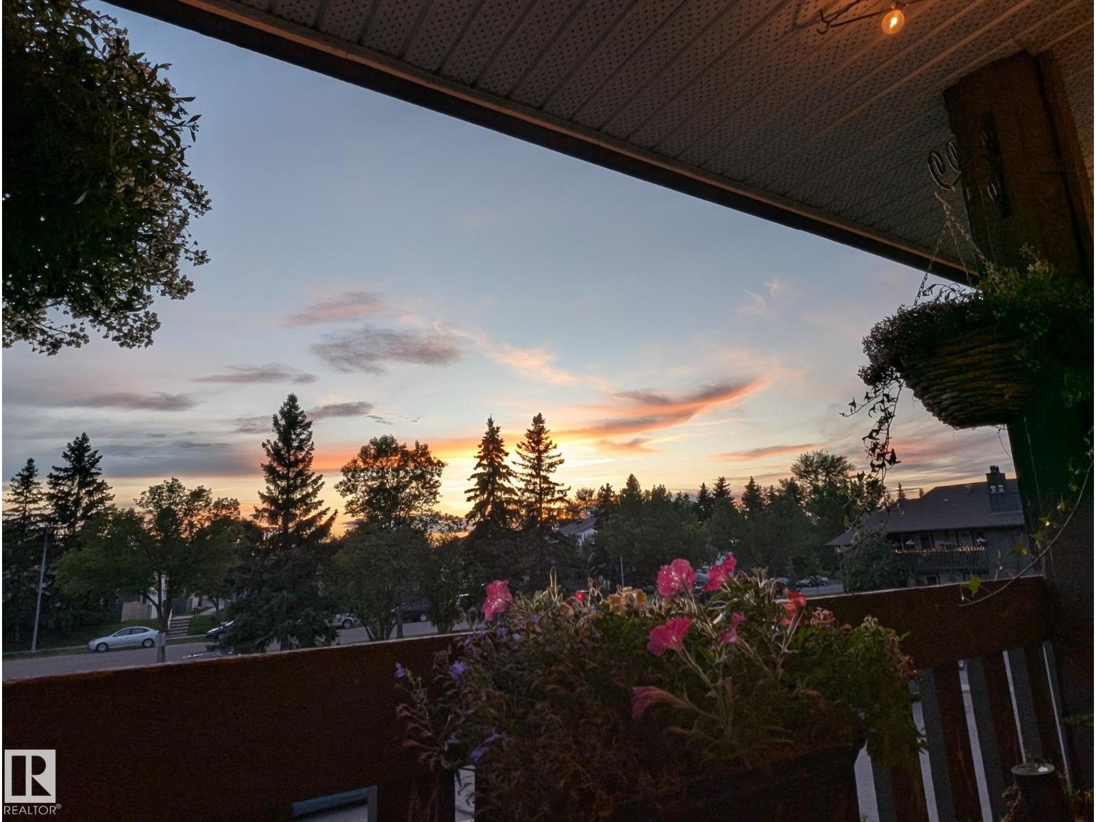 241 SURREY GARDENS GD NW — photo 29