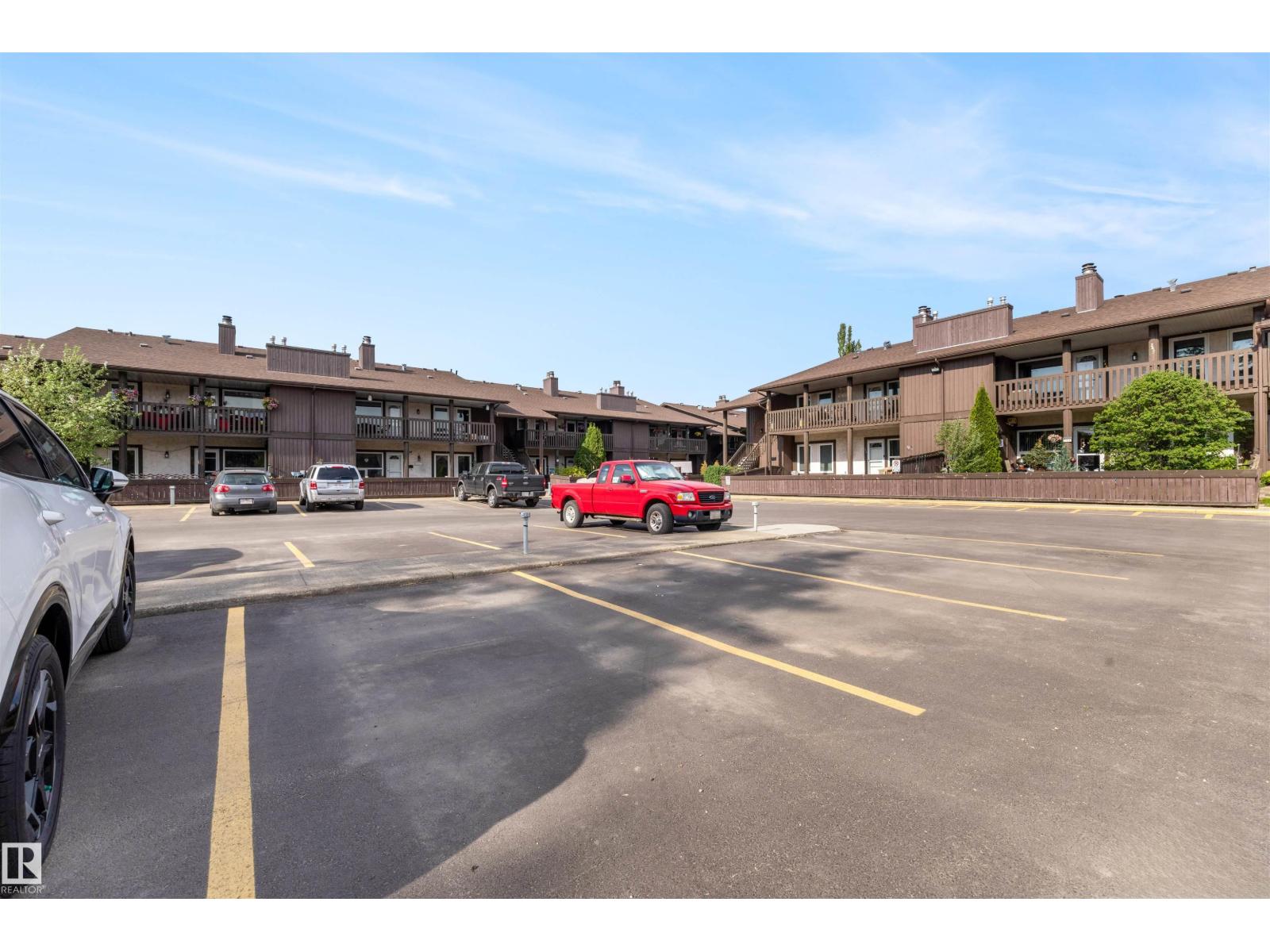 241 SURREY GARDENS GD NW — photo 32