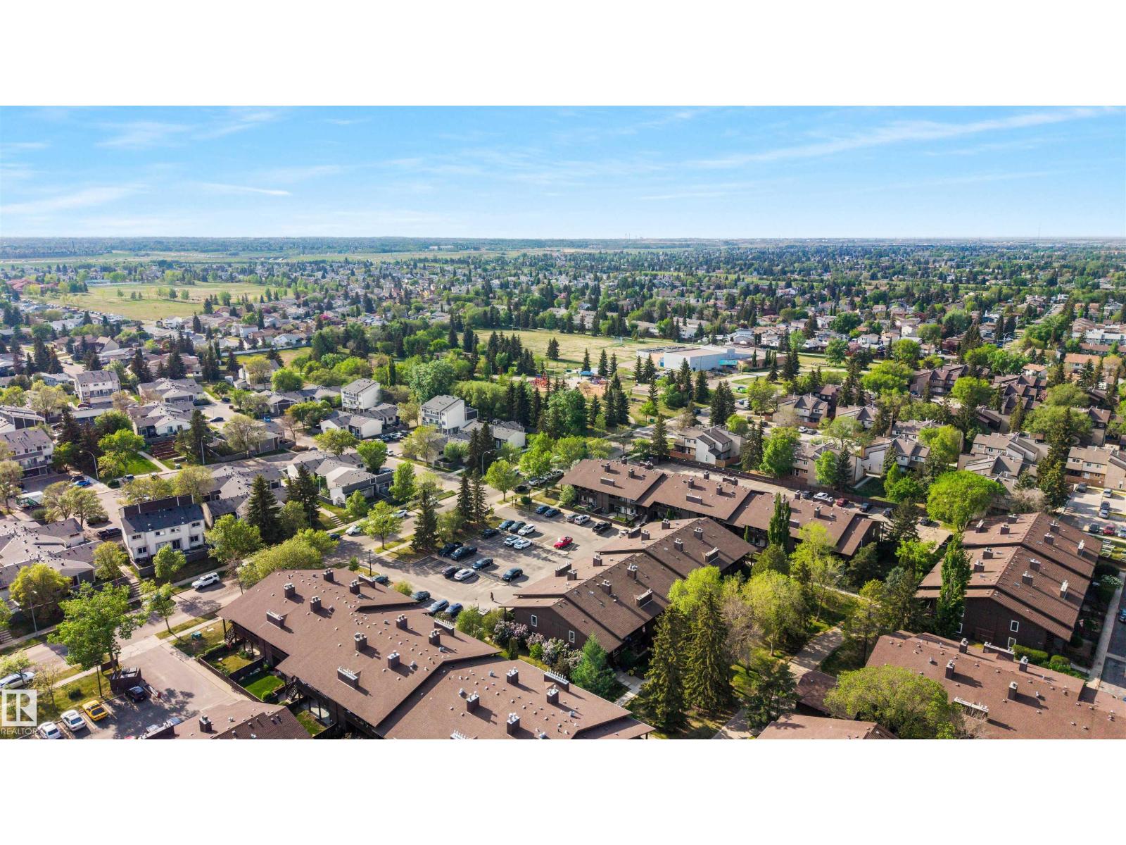 241 SURREY GARDENS GD NW — photo 39