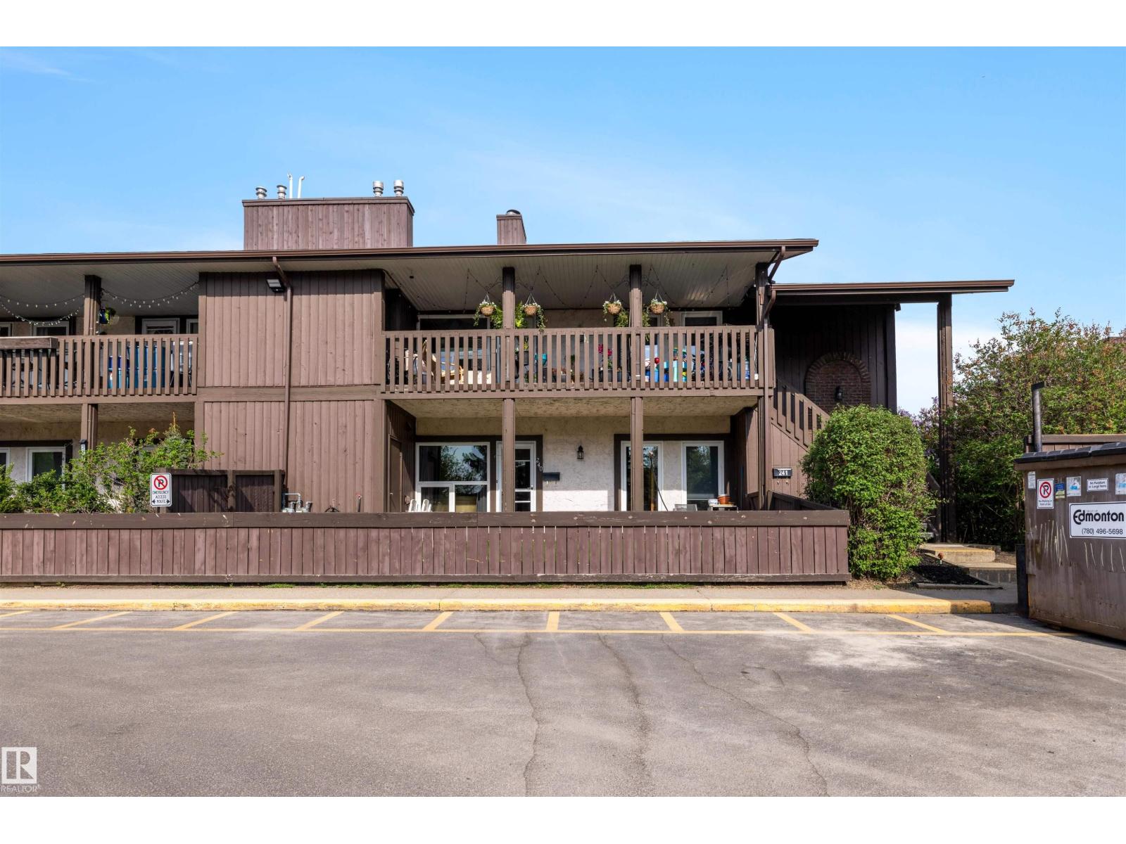241 SURREY GARDENS GD NW — photo 41