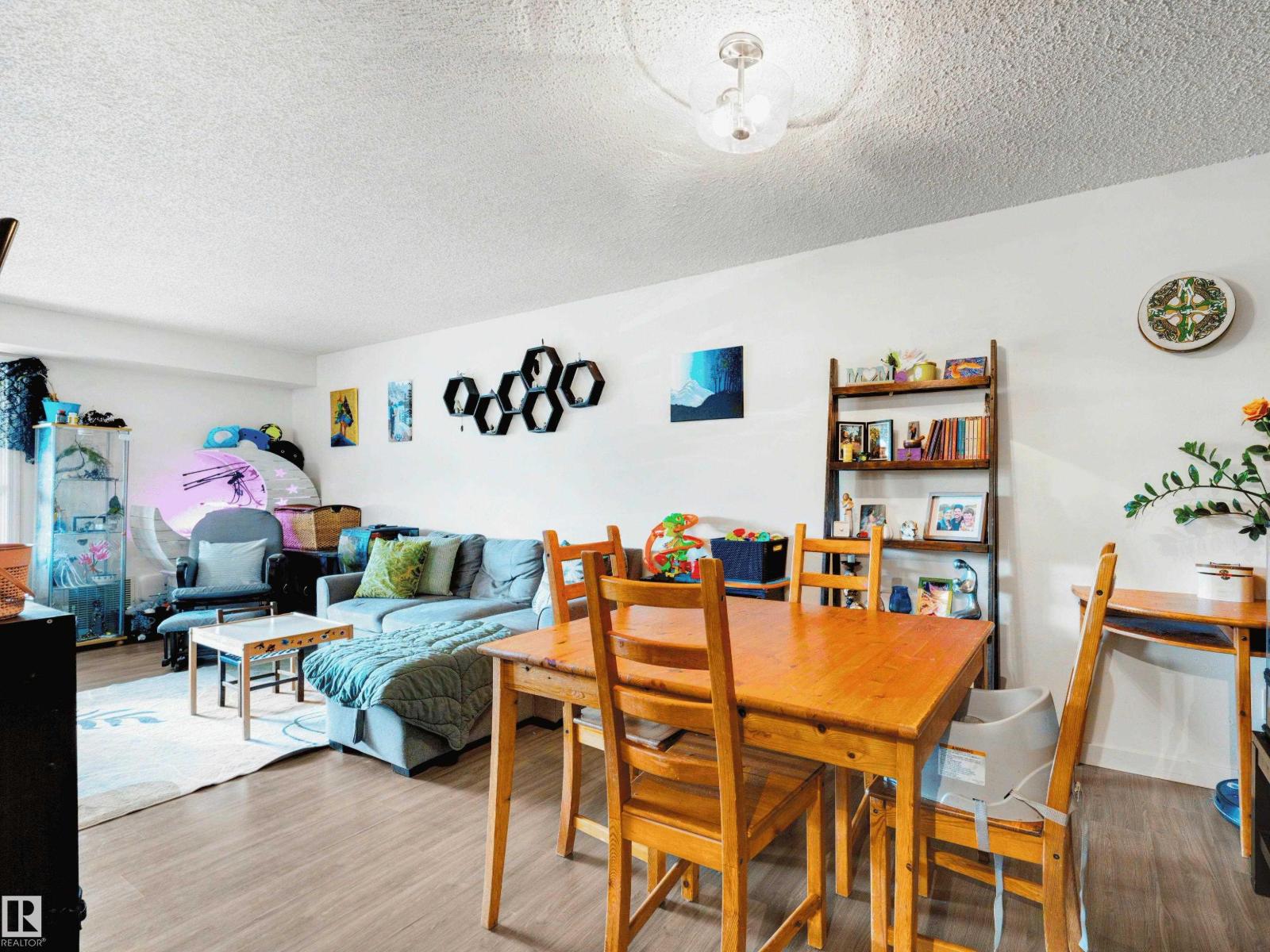 241 SURREY GARDENS GD NW — photo 8