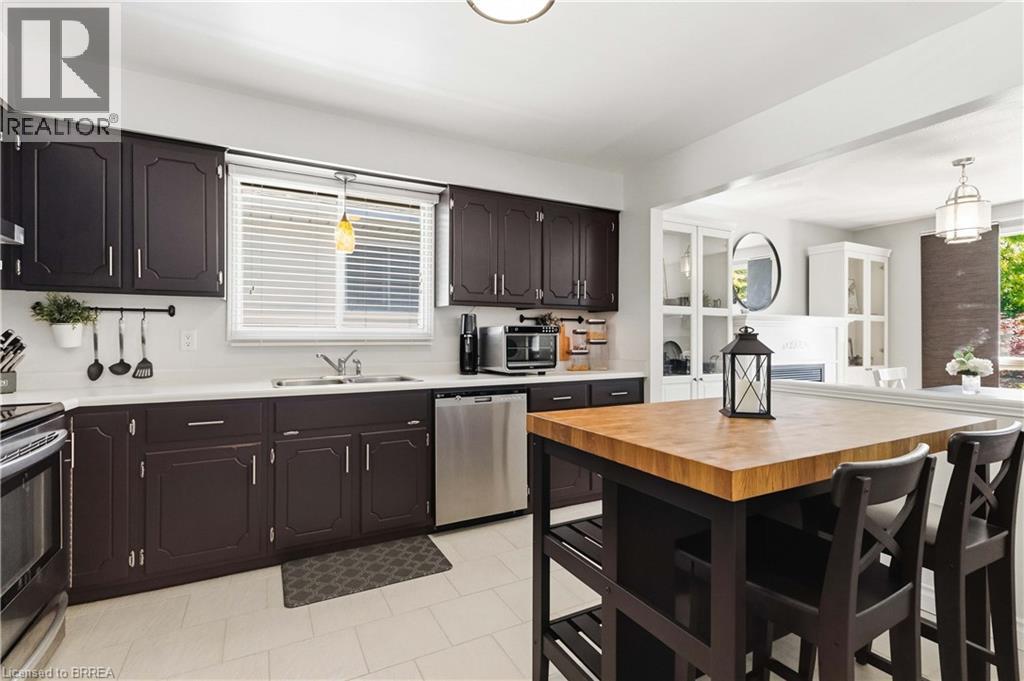 352 BRANTWOOD PARK Road - 13