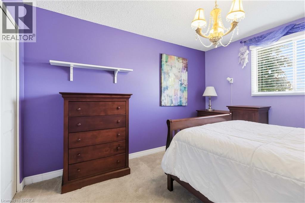 352 BRANTWOOD PARK Road - 18