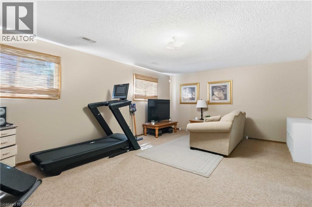 352 BRANTWOOD PARK Road - 23