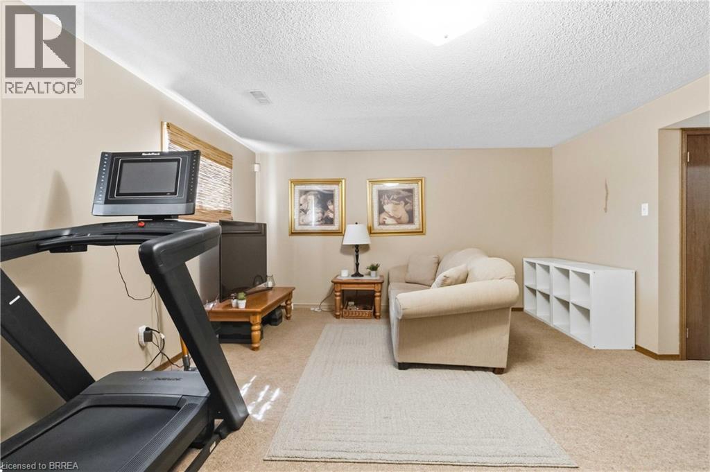 352 BRANTWOOD PARK Road - 24